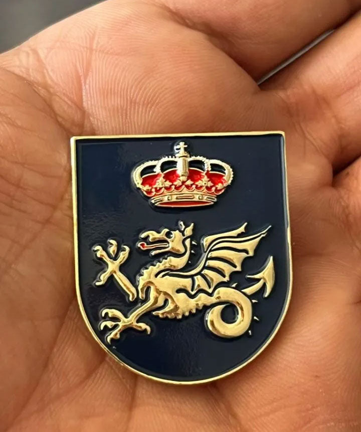 Distintivo del Curso Básico de Seguridad y Defensa de la Guardia Real, tamaño de 35x30 mm