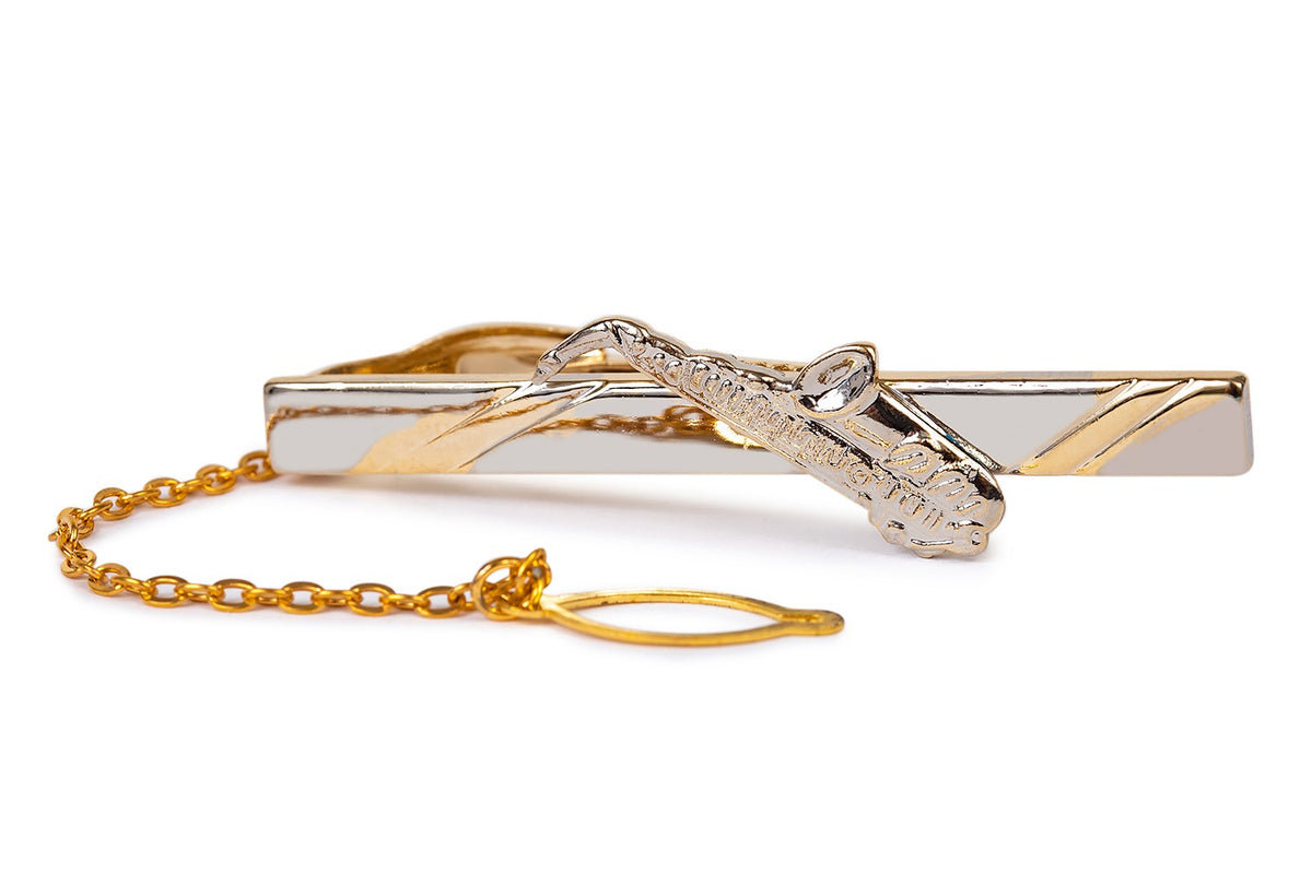 Pasador de corbata de saxofón dorado con cadena 60x5mm