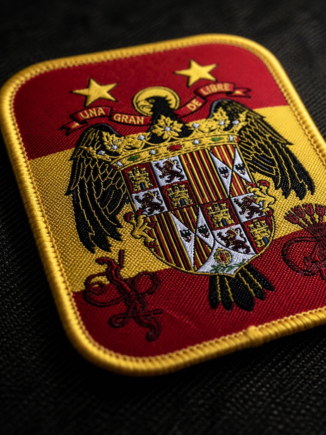 Parche Selección España Águila de San Juan con 2 Estrellas Bordado Woven 80x60 mm - Borde Amarillo, Hook and Loop, Para amantes del coleccionismo, Parche de fútbol