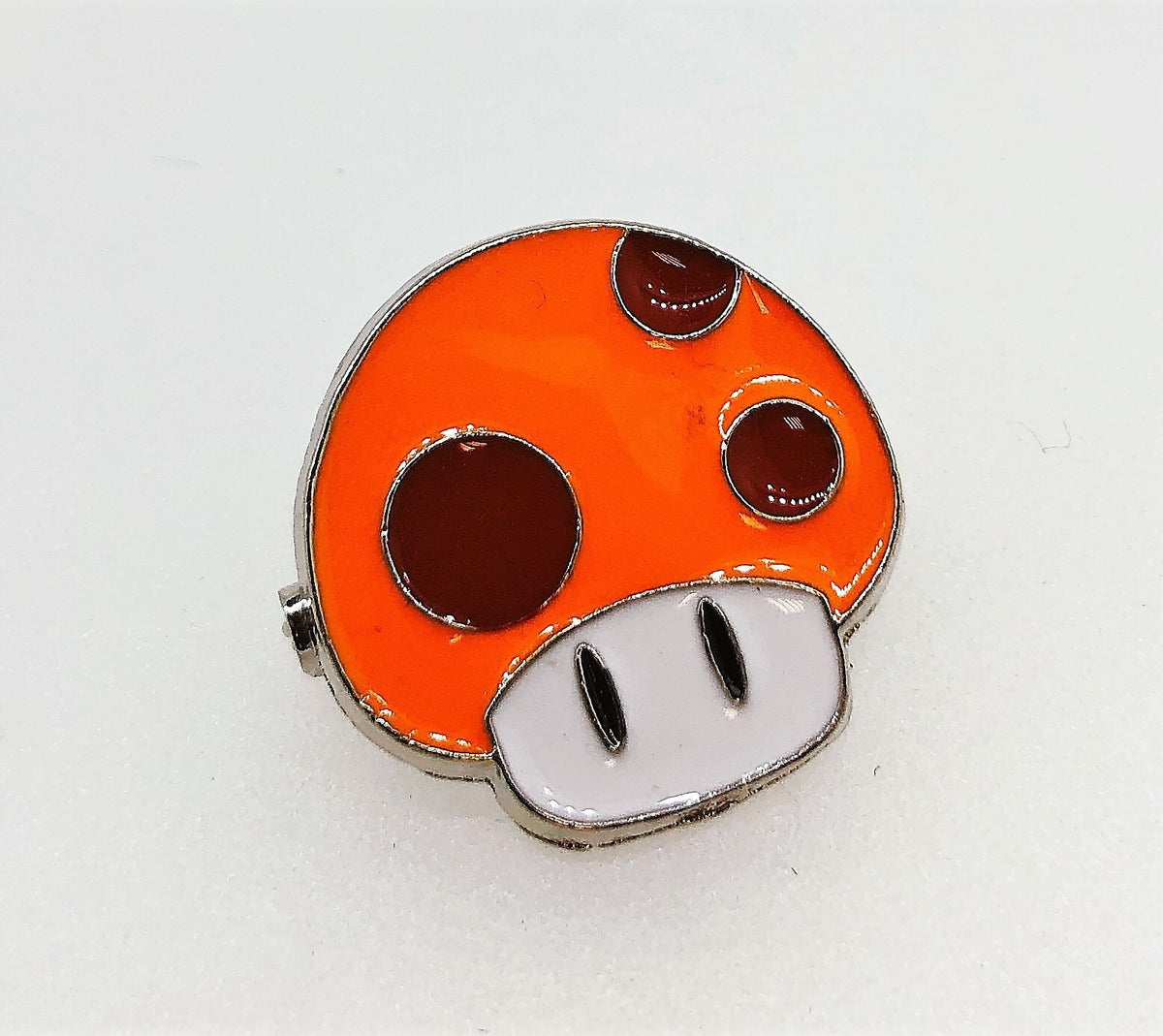 Broche Seta Mario 20x20mm