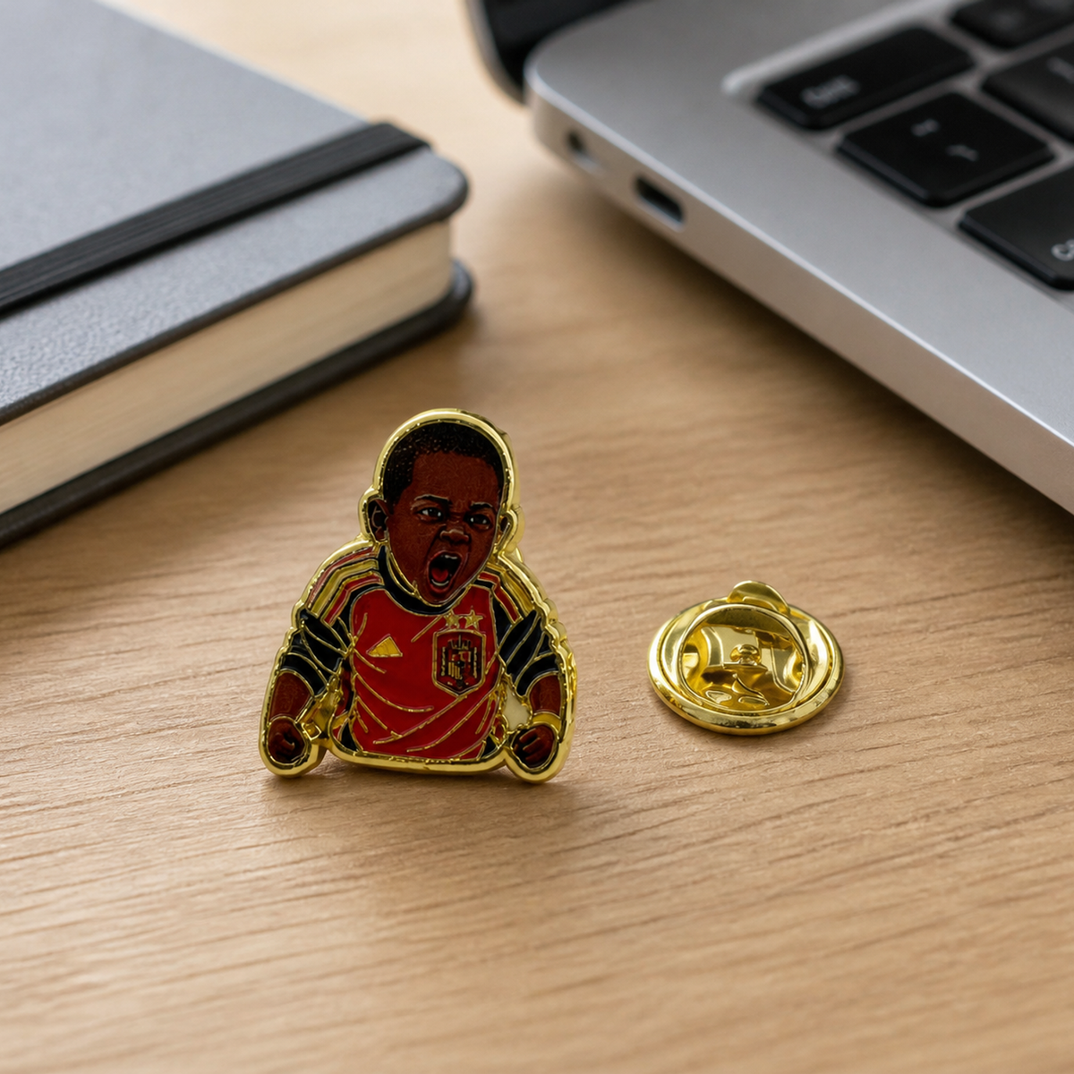 Pin de Solapa Esmaltado Keyne Gritando Hemano Pequeño Selección Española. Pines de equipos de fútbol español, ganador del mundial de fútbol.