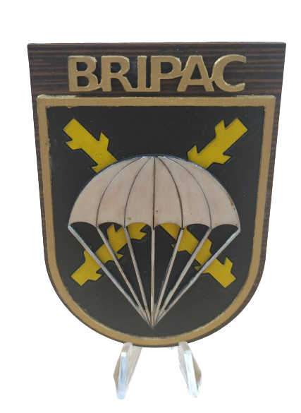 Metopa Madera Bripac Handmade 8x5,5cm Recreación Histórica-Réplica Militar